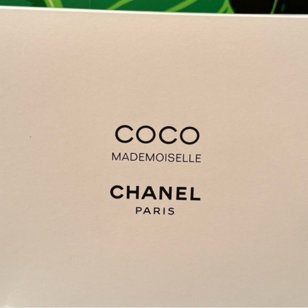 NWOT CHANEL COCO Chanel Sequined Mademoiselle Makeup/Cosmetic Pouch - Picture 10 of 11